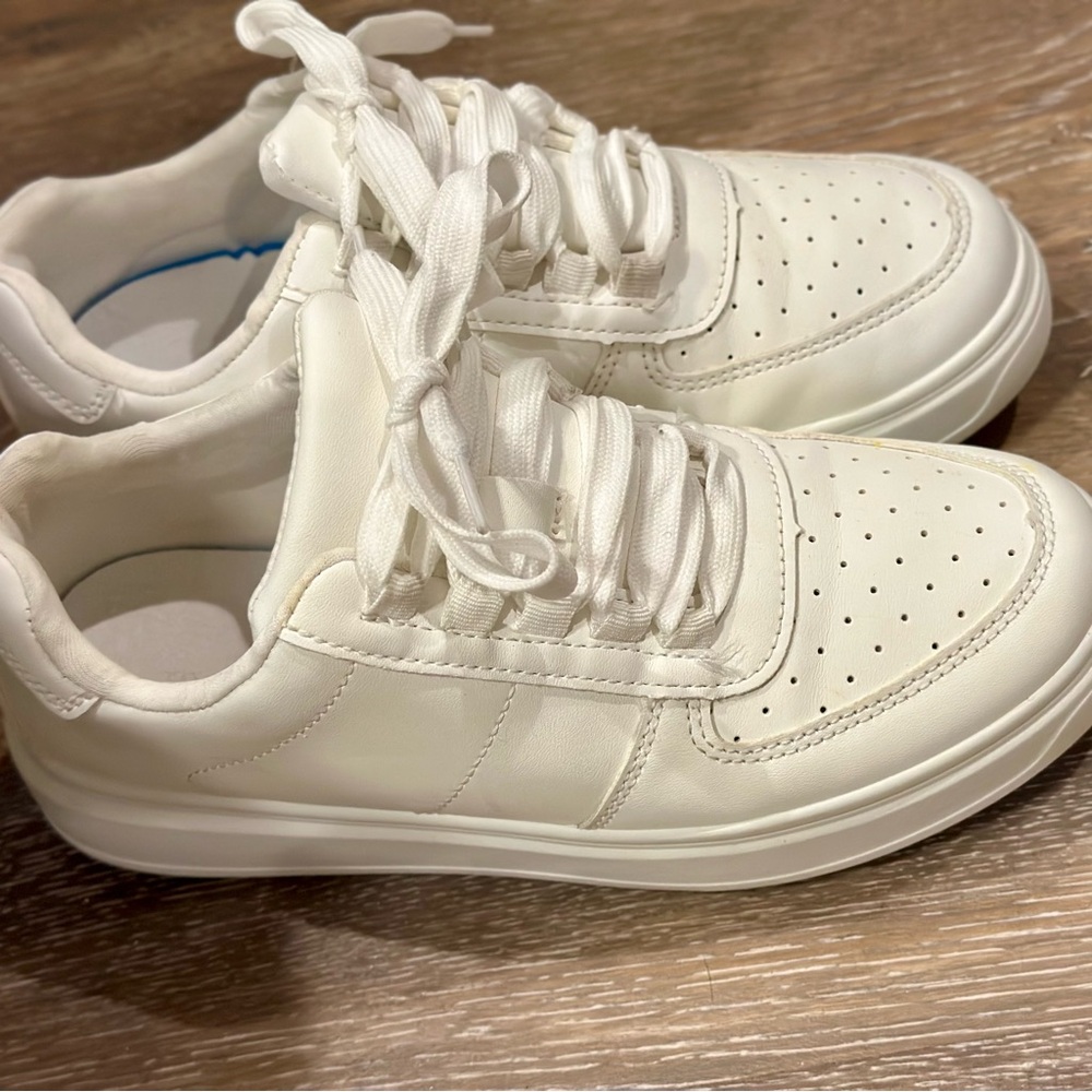 EUC Madden Girl Jesi Sneaker - Size 6.5 - Picture 11 of 12